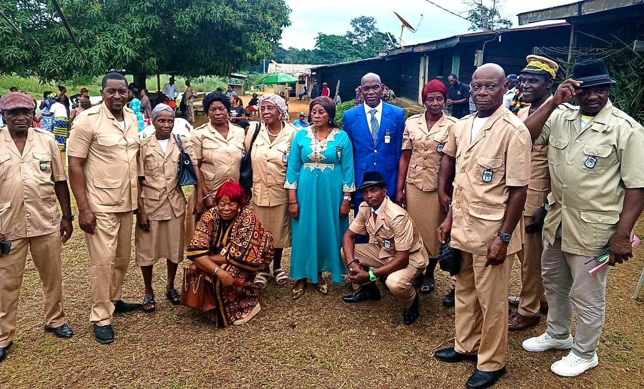 Cérémonie d'installation de chefs de village dans le département de l'Okano, au Gabon