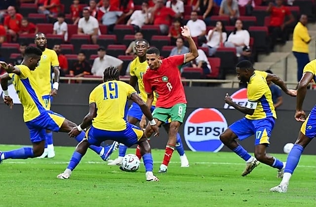 Joueur de l'équipe nationale du Gabon en action lors d'un match.