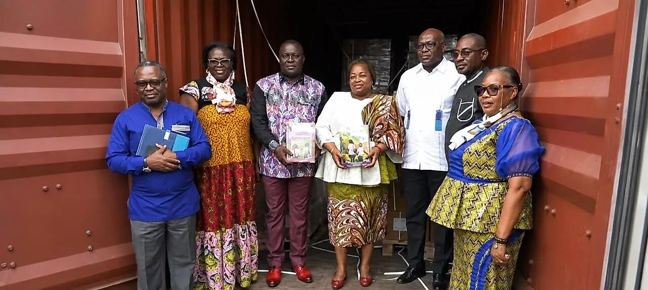 Cérémonie officielle de réception de manuels scolaires au ministère de l'Éducation nationale du Gabon