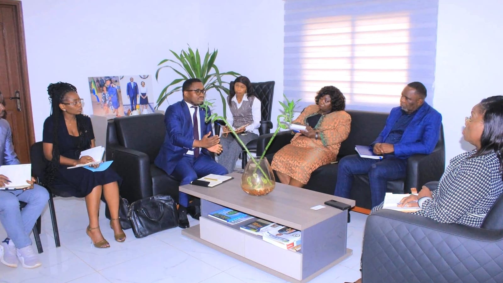 Réunion entre des représentants de la mairie de Ntoum et de NSIA Gabon