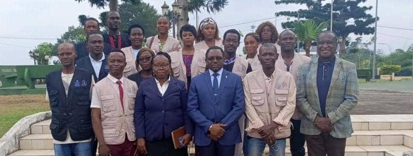 Agents de santé communautaire lors d'une cérémonie officielle à Franceville