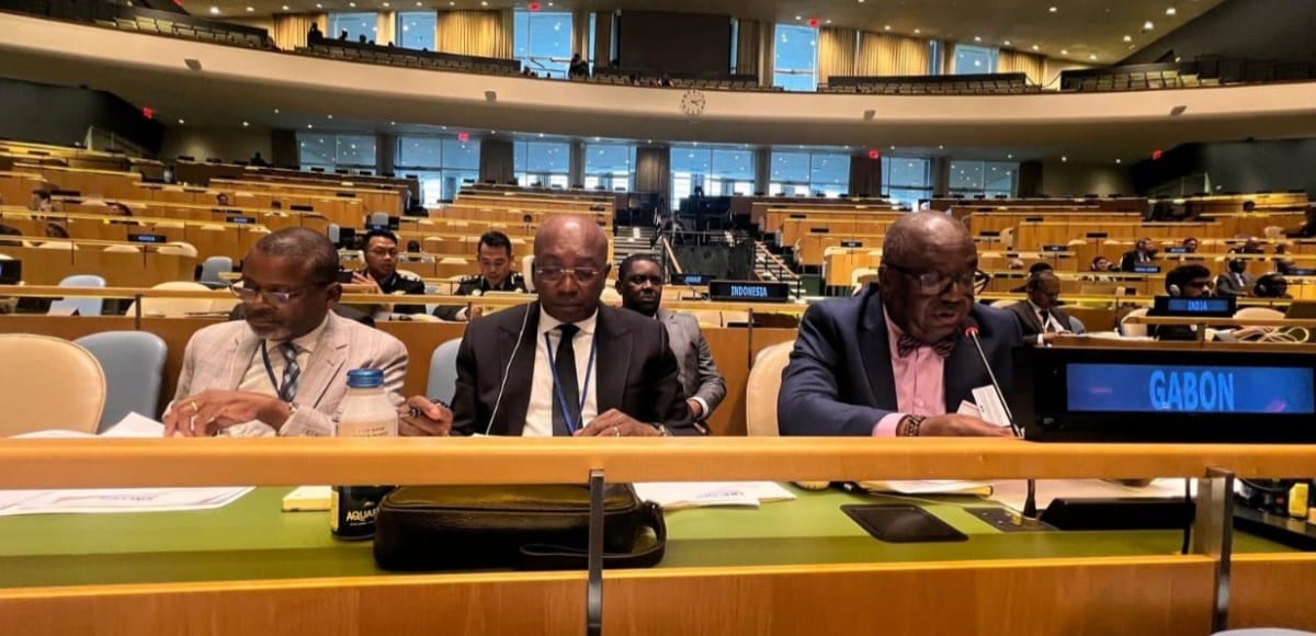 Délégation officielle gabonaise lors d'un sommet international sur la sécurité