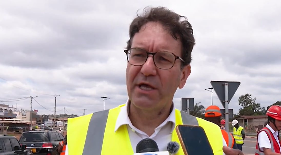 Engins de chantier sur la Nationale 1 entre le PK24 et le PK40