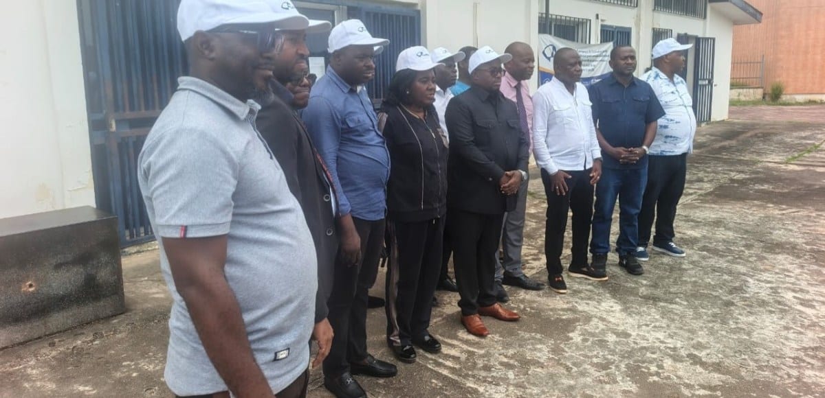 Bureau de poste dans une ville de province au Gabon