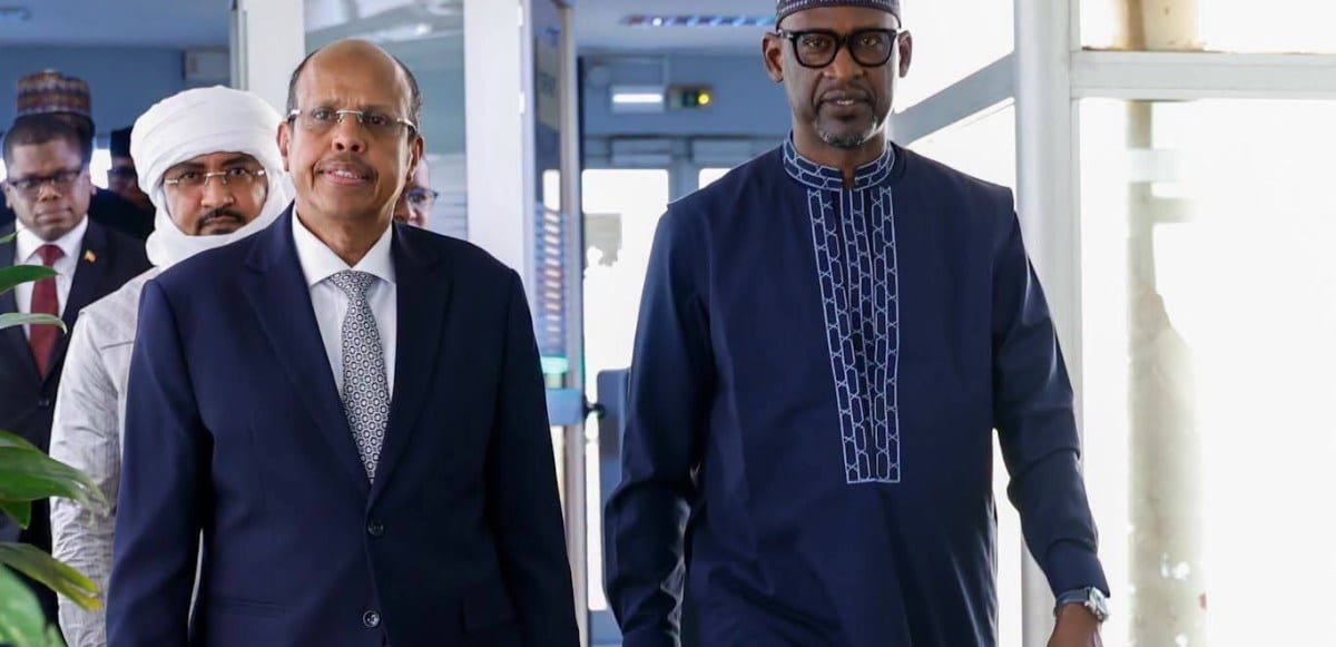 Rencontre diplomatique entre un représentant de l'Union africaine et des officiels maliens à Bamako