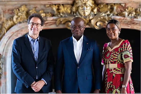 Le président gabonais Brice Clotaire Oligui Nguema et la Première dame visitant le Château de Versailles