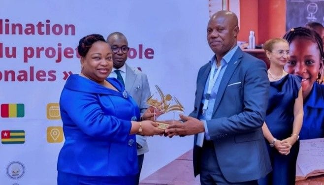 Une responsable gabonaise lors d'une cérémonie diplomatique à Dakar, au Sénégal.