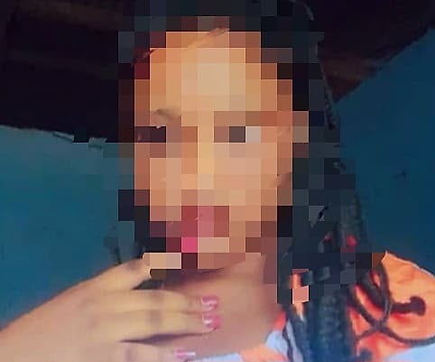 Rue calme d'un quartier résidentiel de Tchibanga au Gabon