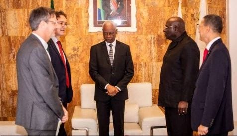 Rencontre officielle entre l'ambassadeur de France et le maire de Libreville à l'Hôtel de Ville