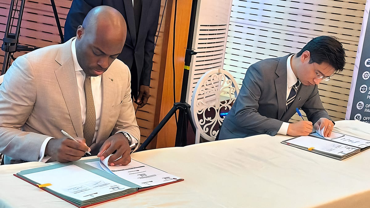 Cérémonie de signature de partenariats entre le ministère de l'Économie numérique, la SGG et Huawei Technologies Gabon